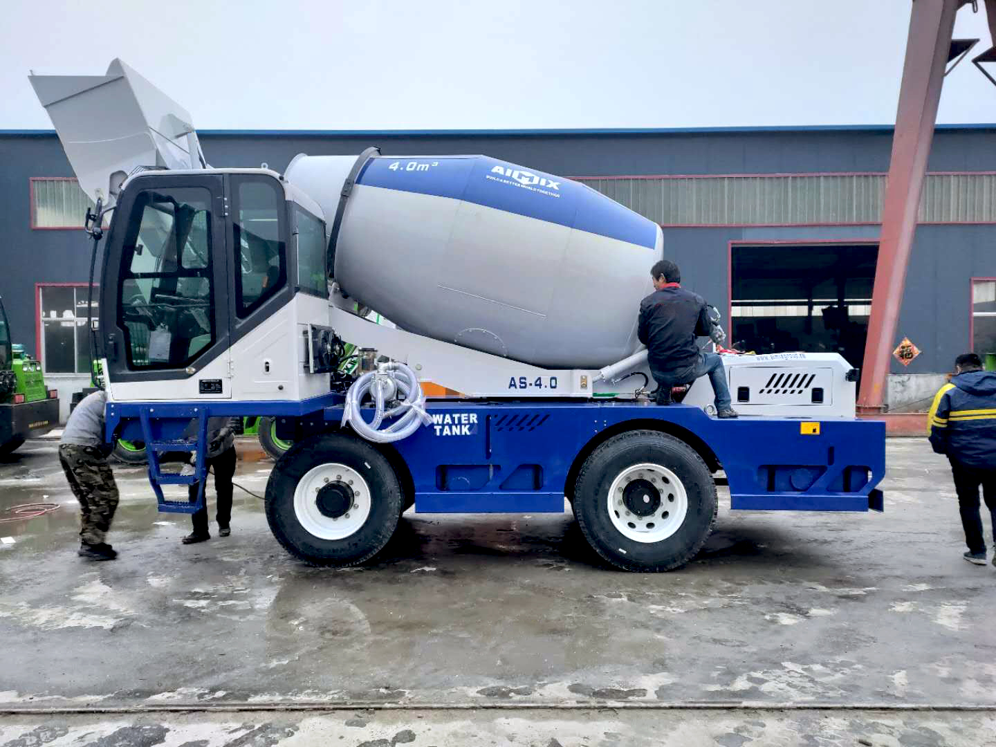 self loading mobile concrete mixer