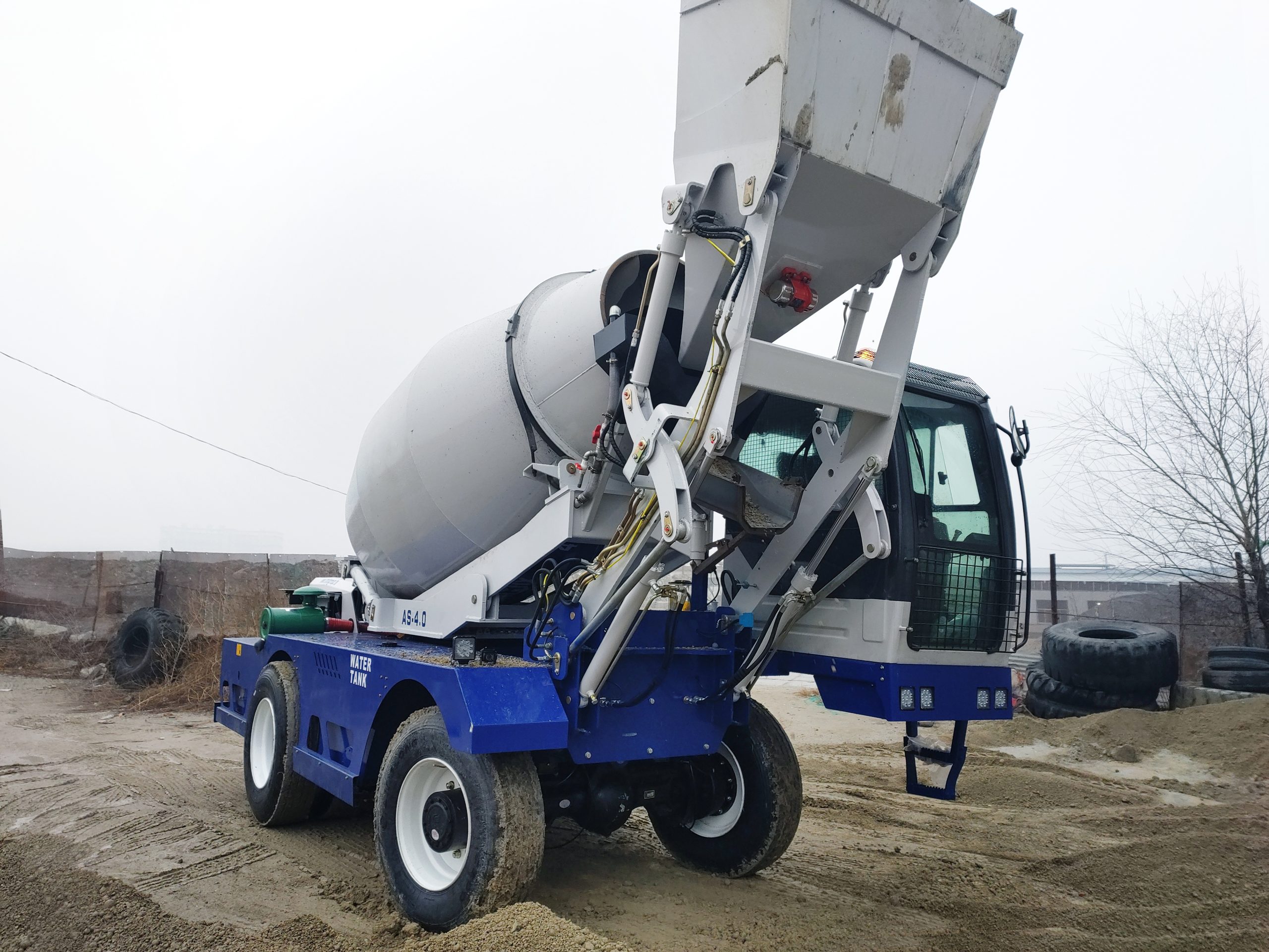 self mixing concrete truck